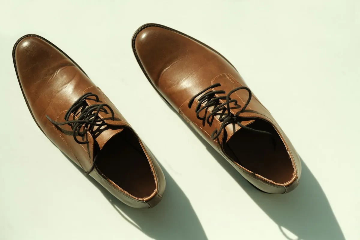 Pantofi cognac din piele, vedere de sus